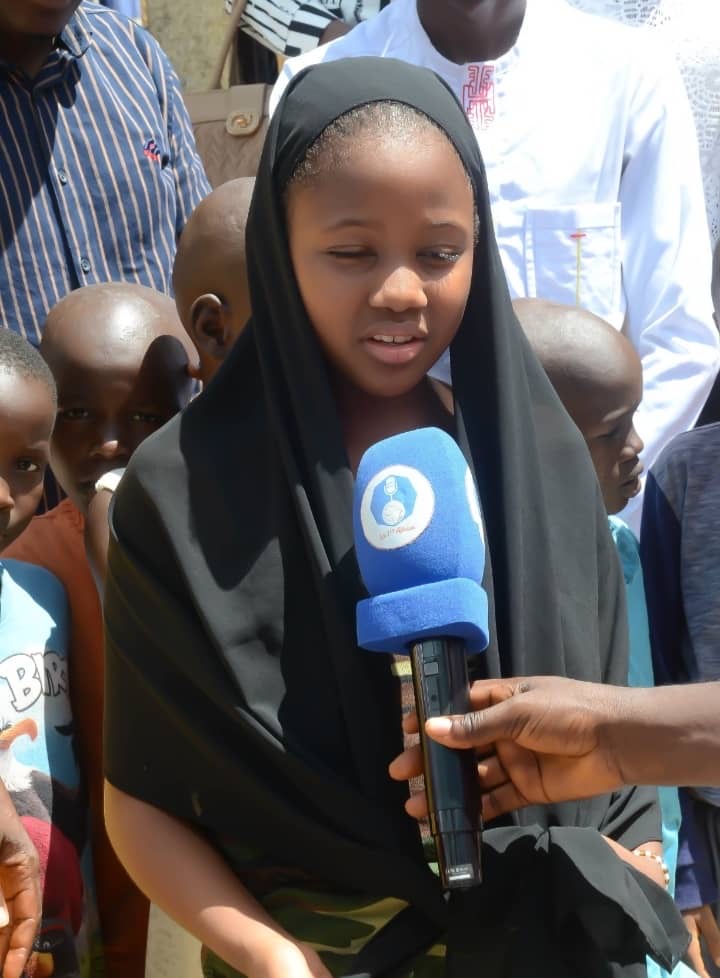 AIDE AUX ENFANTS DÉSHÉRITÉS